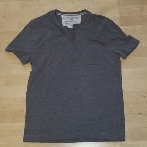 Gray Banana Republic "The Vintage T" - Button - Size M